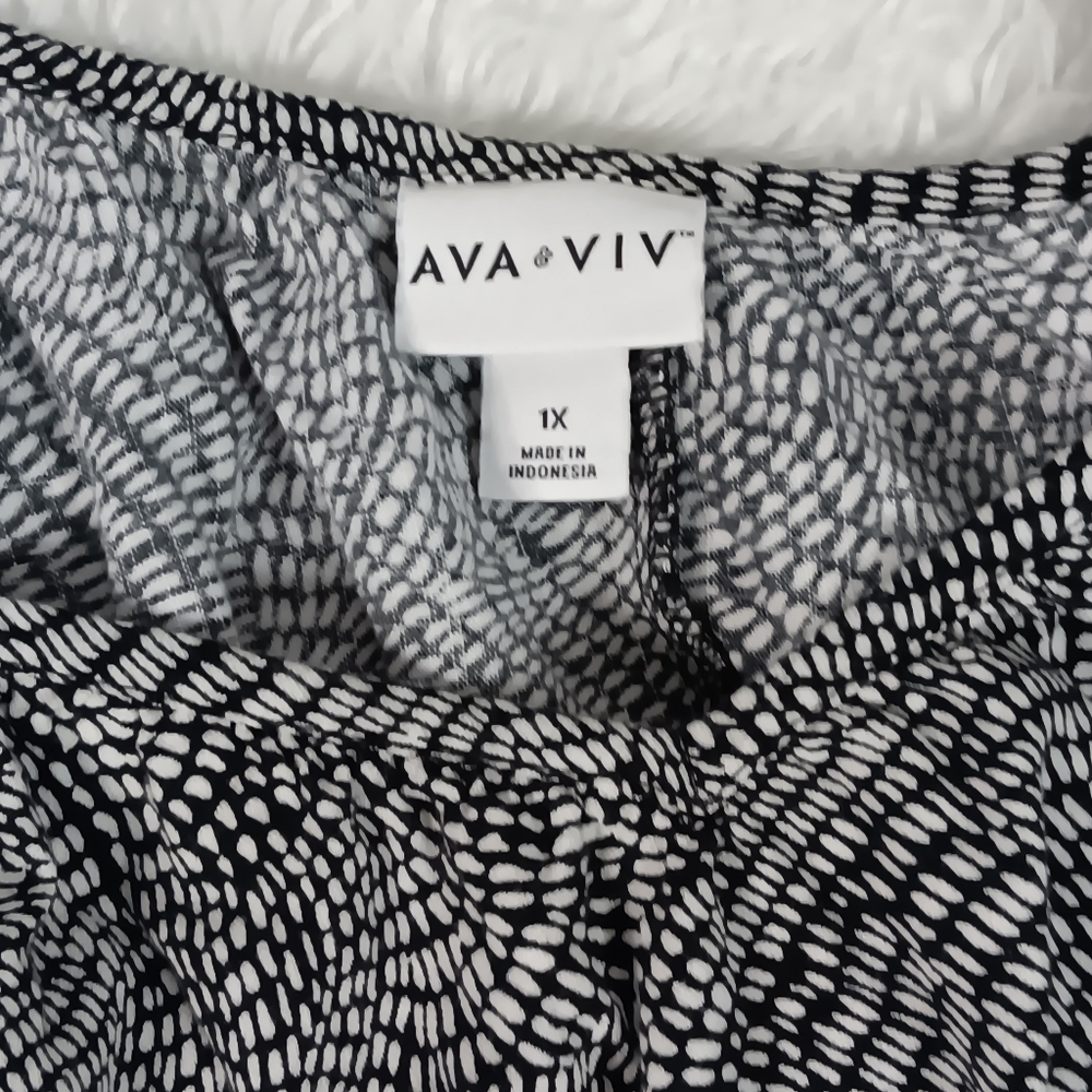 Ava & Viv Women's Sleeveless Black and White Flowy Ruffle Hem Maxi Sundress, 1X - Picture 3 of 7